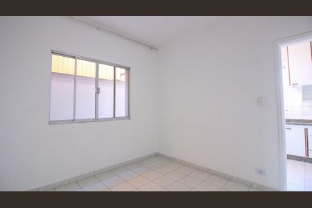 Casa à venda com 3 quartos, 172m² em Jardim Piqueroby, São Paulo