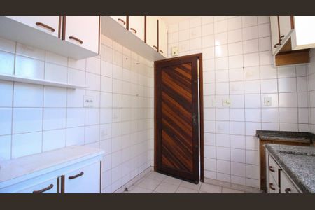 Casa à venda com 3 quartos, 172m² em Jardim Piqueroby, São Paulo