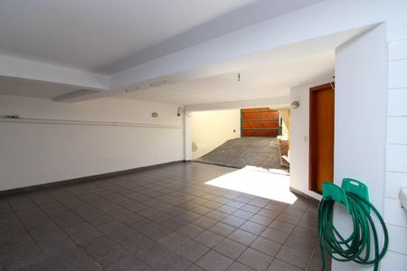 Garagem de casa à venda com 3 quartos, 170m² em Jardim Namba, São Paulo