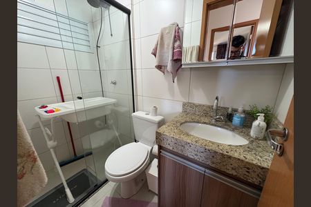 Apartamento à venda com 64m², 2 quartos e 1 vaga Apartamento à venda com 64m², 2 quartos e 1 vagaBanheiro - Social