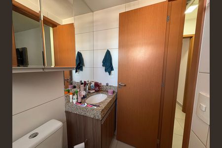 Apartamento à venda com 64m², 2 quartos e 1 vaga Apartamento à venda com 64m², 2 quartos e 1 vagaBanheiro da Suíte 1