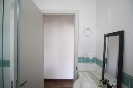 Banheiro de apartamento para alugar com 1 quarto, 37m² em Petrópolis, Porto Alegre