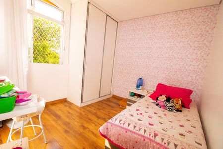 Apartamento à venda com 90m², 3 quartos e 2 vagas Apartamento à venda com 90m², 3 quartos e 2 vagasQuarto 02