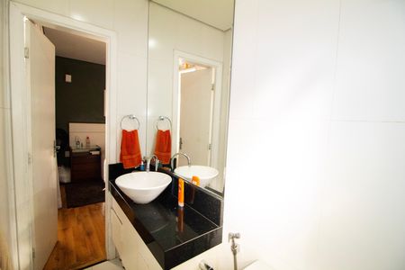 Apartamento à venda com 90m², 3 quartos e 2 vagas Apartamento à venda com 90m², 3 quartos e 2 vagasBanheiro da Suíte