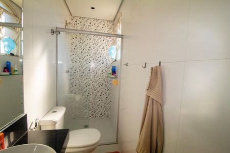 Apartamento à venda com 90m², 3 quartos e 2 vagas Apartamento à venda com 90m², 3 quartos e 2 vagasBanheiro da Suíte