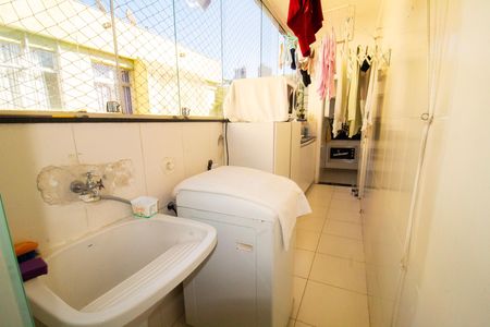 Apartamento à venda com 90m², 3 quartos e 2 vagas Apartamento à venda com 90m², 3 quartos e 2 vagasÁrea de Serviço
