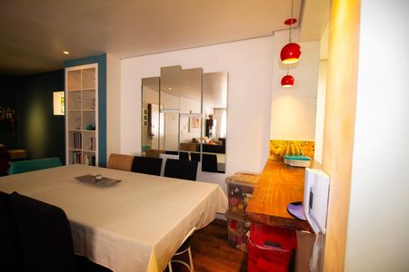 Apartamento à venda com 90m², 3 quartos e 2 vagas Apartamento à venda com 90m², 3 quartos e 2 vagasSala