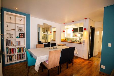 Apartamento à venda com 90m², 3 quartos e 2 vagas Apartamento à venda com 90m², 3 quartos e 2 vagasSala