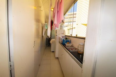Apartamento à venda com 90m², 3 quartos e 2 vagas Apartamento à venda com 90m², 3 quartos e 2 vagasÁrea de Serviço