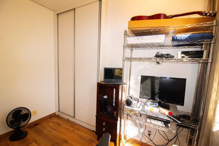 Apartamento à venda com 90m², 3 quartos e 2 vagas Apartamento à venda com 90m², 3 quartos e 2 vagasQuarto 01