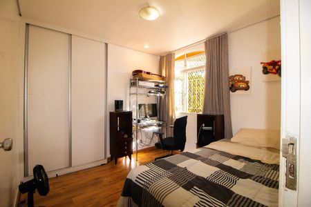 Apartamento à venda com 90m², 3 quartos e 2 vagas Apartamento à venda com 90m², 3 quartos e 2 vagasQuarto 01