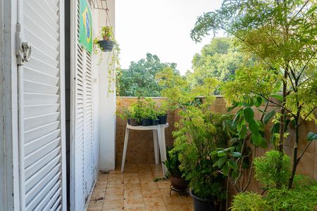 Apartamento à venda com 90m², 3 quartos e sem vaga Apartamento à venda com 90m², 3 quartos e sem vagaVaranda
