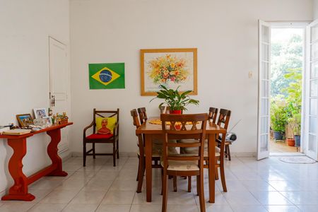 Apartamento à venda com 90m², 3 quartos e sem vaga Apartamento à venda com 90m², 3 quartos e sem vagaSala