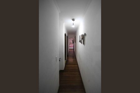 Casa à venda com 270m², 5 quartos e 4 vagasCorredor casa 02