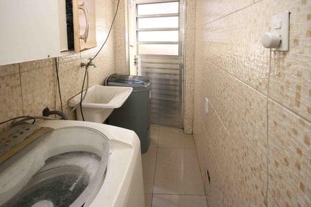 Casa à venda com 270m², 5 quartos e 4 vagasÁrea de Serviço casa 02