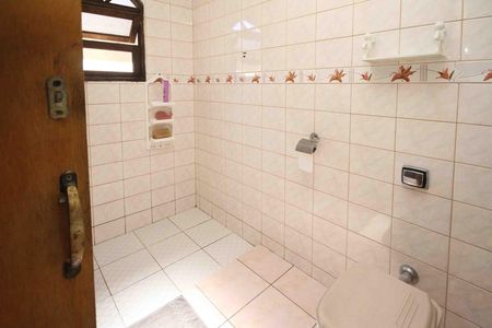 Casa à venda com 270m², 5 quartos e 4 vagasBanheiro