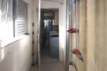 Casa à venda com 270m², 5 quartos e 4 vagasÁrea de Serviço casa 02