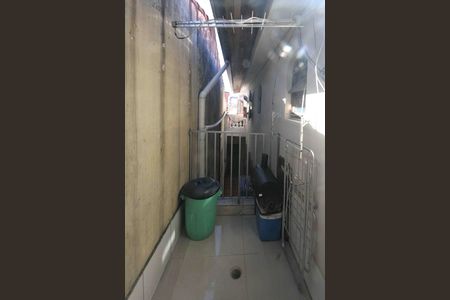 Casa à venda com 270m², 5 quartos e 4 vagasÁrea de Serviço casa 02