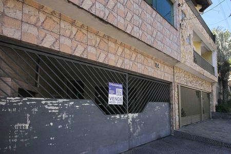 Casa à venda com 270m², 5 quartos e 4 vagasFachada