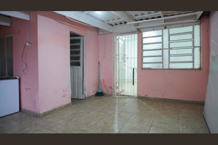 Área externa de casa à venda com 2 quartos, 110m² em Costa E Silva, Porto Alegre