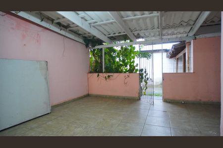 Área externa de casa à venda com 2 quartos, 110m² em Costa E Silva, Porto Alegre
