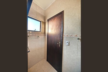 Casa à venda com 244m², 6 quartos e 6 vagas Casa à venda com 244m², 6 quartos e 6 vagasCasa 2 - Banheiro da Suíte 1