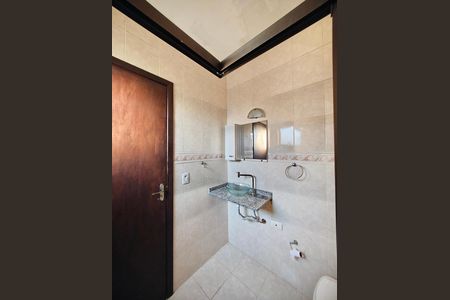 Casa à venda com 244m², 6 quartos e 6 vagas Casa à venda com 244m², 6 quartos e 6 vagasCasa 2 - Banheiro da Suíte 1