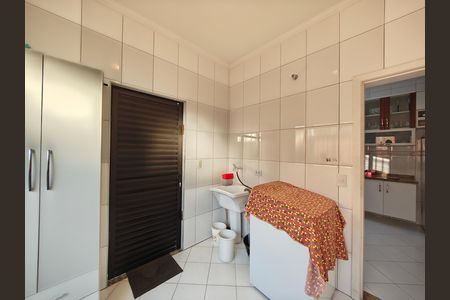 Casa à venda com 244m², 6 quartos e 6 vagas Casa à venda com 244m², 6 quartos e 6 vagasÁrea de Serviço