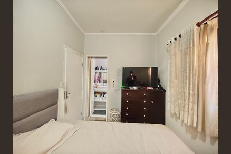 Casa à venda com 244m², 6 quartos e 6 vagas Casa à venda com 244m², 6 quartos e 6 vagasSuíte