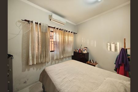 Casa à venda com 244m², 6 quartos e 6 vagas Casa à venda com 244m², 6 quartos e 6 vagasSuíte