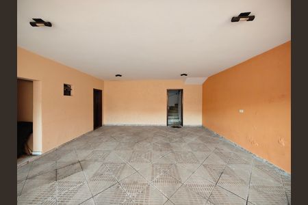 Casa à venda com 244m², 6 quartos e 6 vagas Casa à venda com 244m², 6 quartos e 6 vagasGaragem