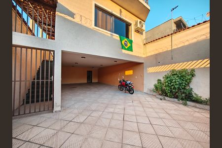Casa à venda com 244m², 6 quartos e 6 vagas Casa à venda com 244m², 6 quartos e 6 vagasGaragem
