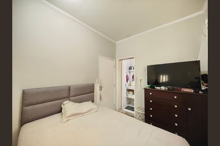 Casa à venda com 244m², 6 quartos e 6 vagas Casa à venda com 244m², 6 quartos e 6 vagasSuíte