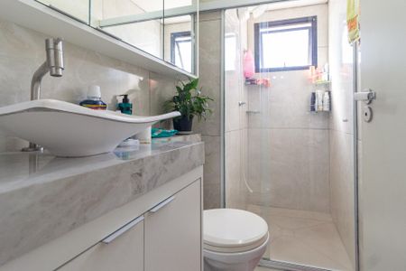 Banheiro de apartamento para alugar com 2 quartos, 41m² em Metalúrgicos, Osasco