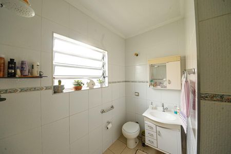 Banheiro social de casa à venda com 3 quartos, 280m² em Vila Alpina, São Paulo
