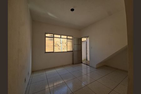 Casa para alugar com 60m², 1 quarto e sem vaga Casa para alugar com 60m², 1 quarto e sem vagasala