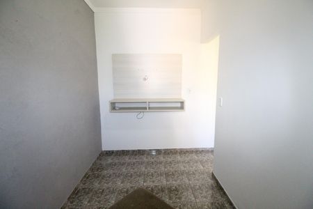 Casa para alugar com 50m², 1 quarto e 2 vagasSala