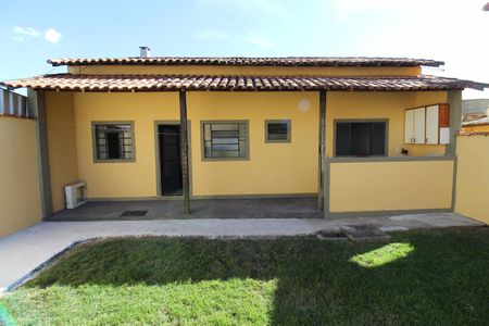 Casa para alugar com 50m², 1 quarto e 2 vagasFachada