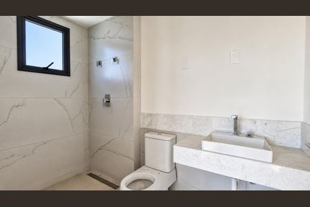 Banheiro de apartamento à venda com 3 quartos, 190m² em Cambuí, Campinas