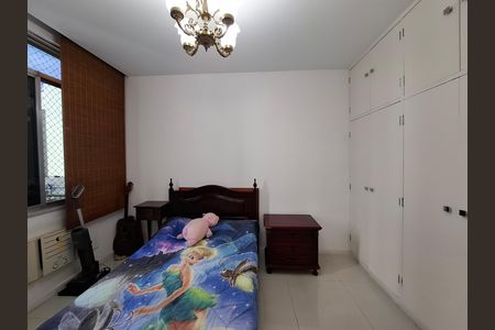 Apartamento à venda com 300m², 4 quartos e 2 vagas Apartamento à venda com 300m², 4 quartos e 2 vagasQuarto 4