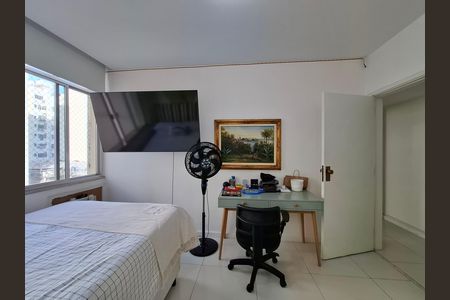 Apartamento à venda com 300m², 4 quartos e 2 vagas Apartamento à venda com 300m², 4 quartos e 2 vagasQuarto 3