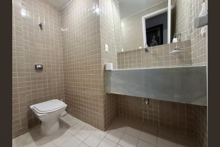 Apartamento à venda com 300m², 4 quartos e 2 vagas Apartamento à venda com 300m², 4 quartos e 2 vagasLavabo