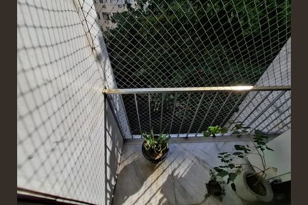 Apartamento à venda com 300m², 4 quartos e 2 vagas Apartamento à venda com 300m², 4 quartos e 2 vagasVaranda