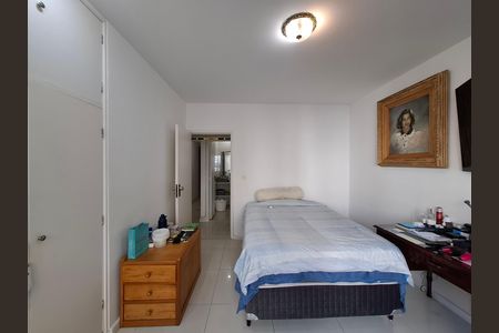 Apartamento à venda com 300m², 4 quartos e 2 vagas Apartamento à venda com 300m², 4 quartos e 2 vagasQuarto 1