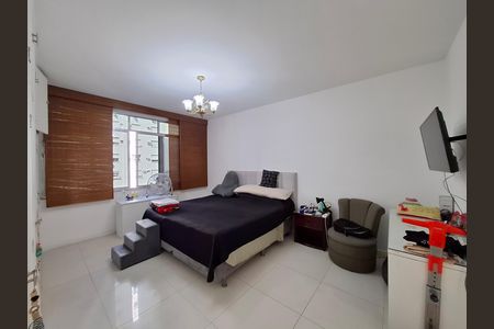 Apartamento à venda com 300m², 4 quartos e 2 vagas Apartamento à venda com 300m², 4 quartos e 2 vagasSuíte