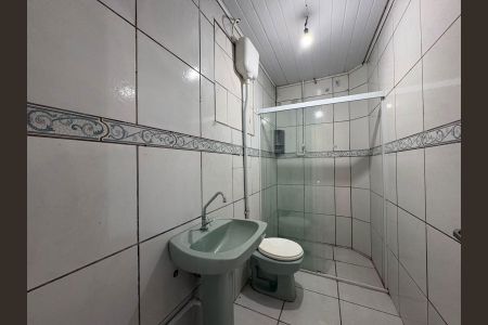 Banheiro de kitnet/studio para alugar com 1 quarto, 50m² em Harmonia, Canoas