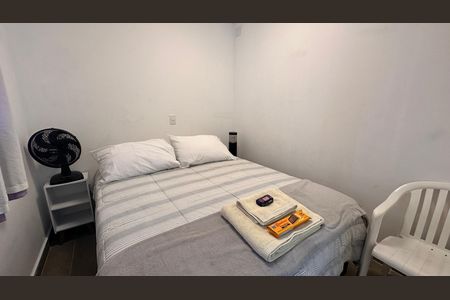 Quarto de kitnet/studio para alugar com 1 quarto, 30m² em Campo Belo, São Paulo