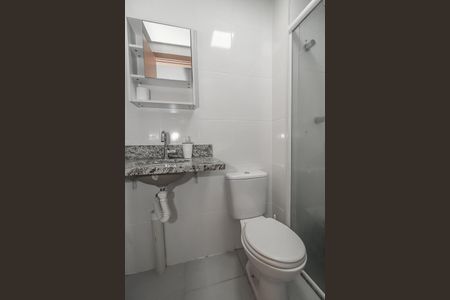 Banheiro Social de apartamento para alugar com 2 quartos, 44m² em Santa Fe, Porto Alegre
