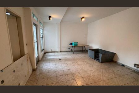 Casa à venda com 180m², 4 quartos e 2 vagas