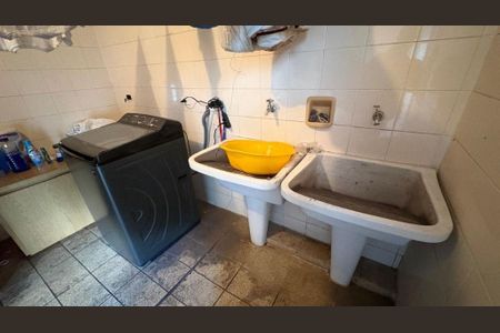 Casa à venda com 180m², 4 quartos e 2 vagas